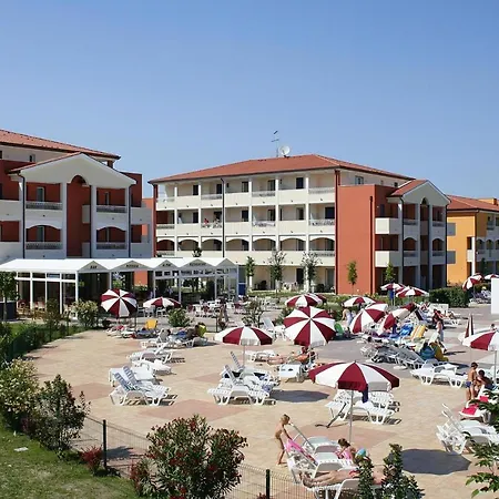 In Villaggio Ai Pini In Lido Altanea *