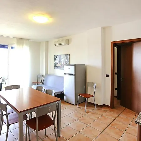 In Villaggio Ai Pini In Lido Altanea Apartment